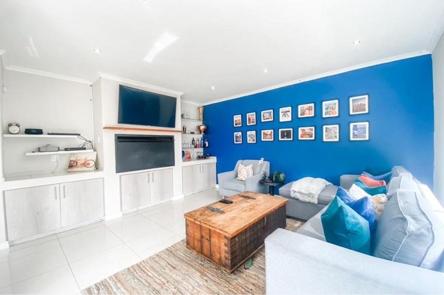 To Let 4 Bedroom Property for Rent in Parklands North Western Cape